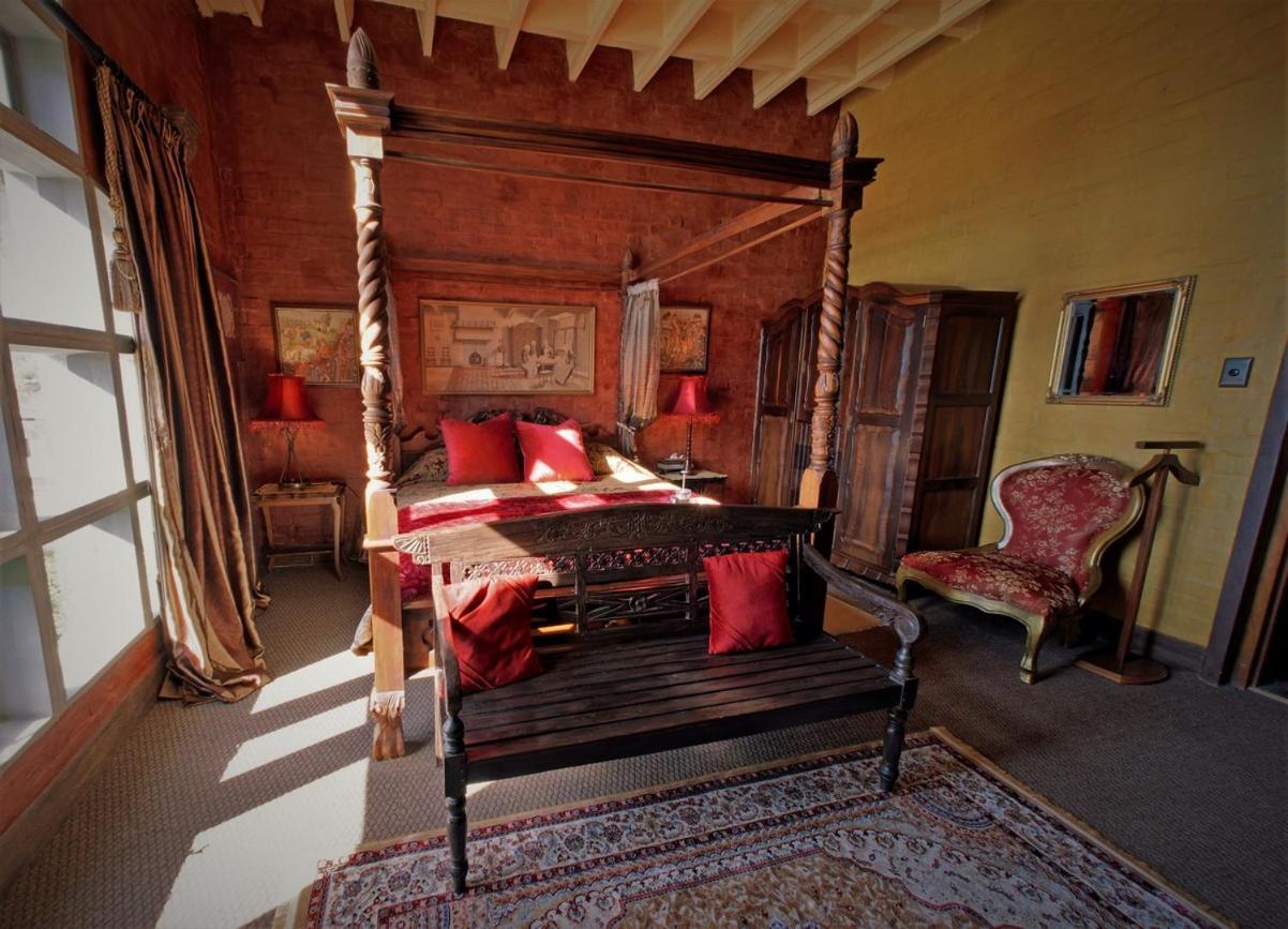 Bygracealone Manor Otel Outeniekwa Dış mekan fotoğraf