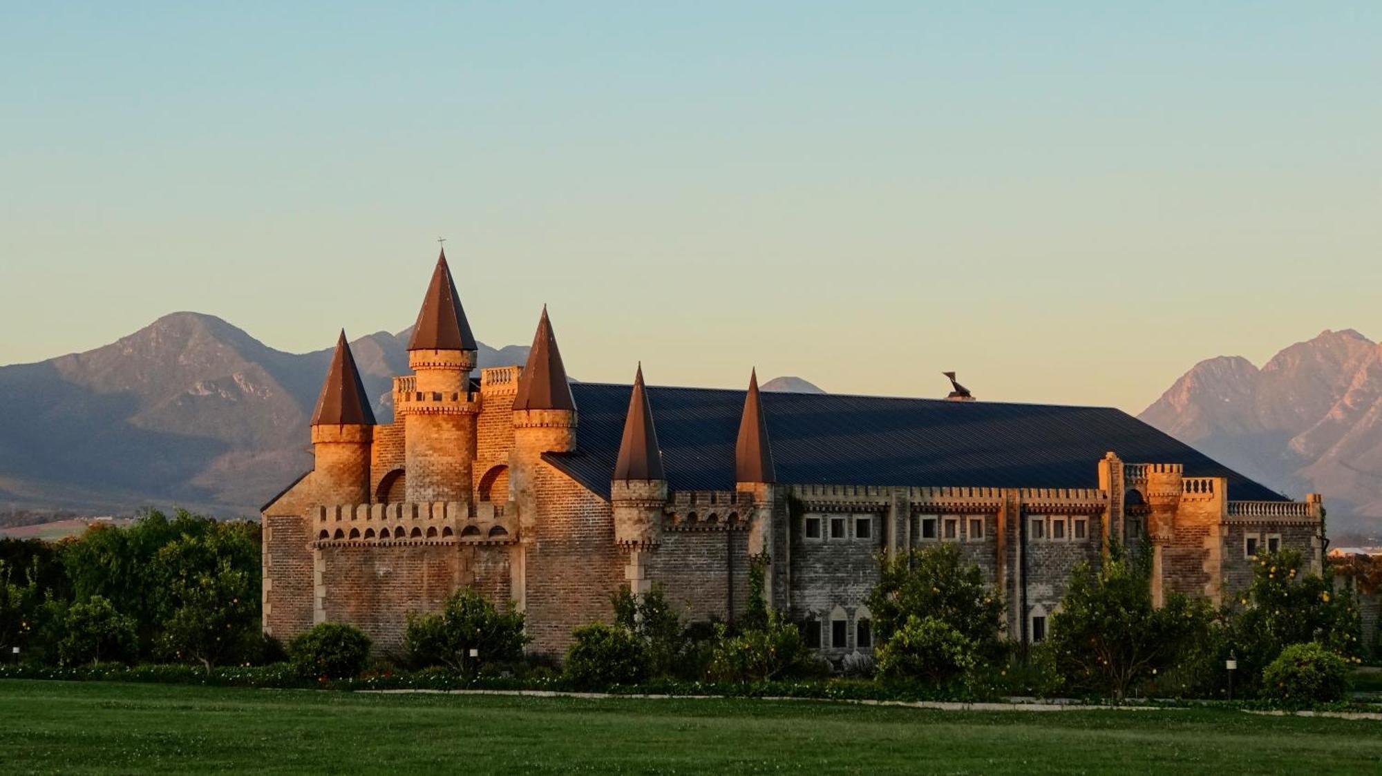 Bygracealone Manor Otel Outeniekwa Dış mekan fotoğraf